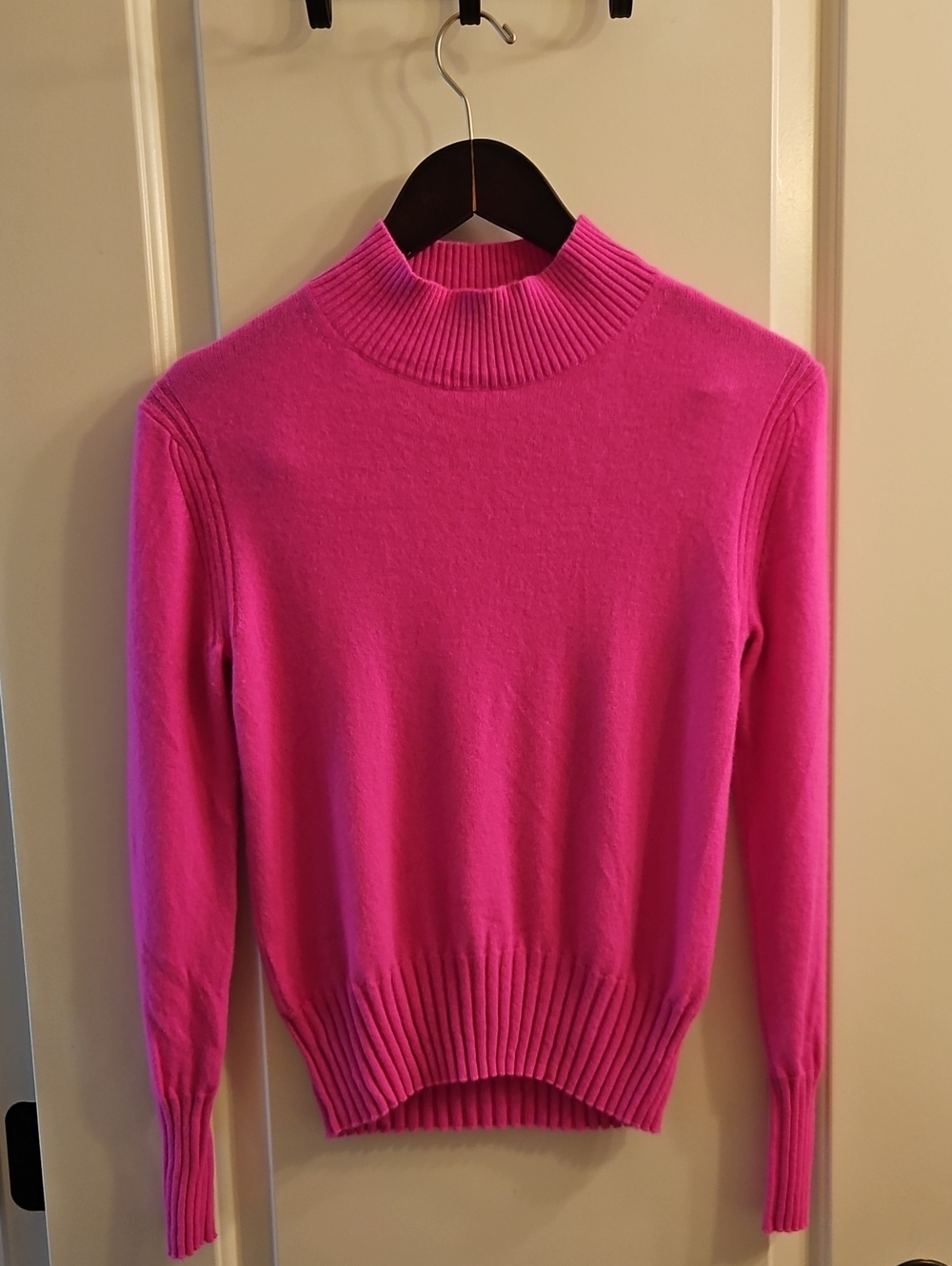 J.Crew 100% Cashmere Turtleneck Sweater | Hot Pink | Size XS | Luxury Staple - Picture 3 of 8